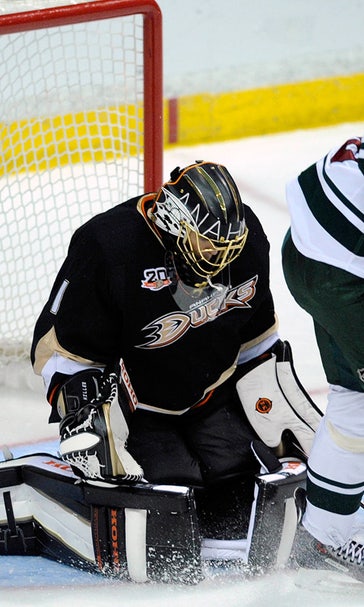 Parise leads Wild past Ducks, 4-2